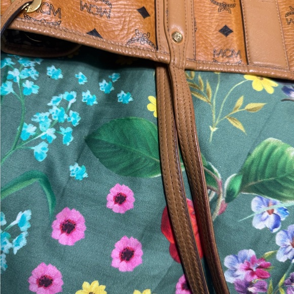 MCM Large Visetos Liz reversible tote - Picture 11 of 16